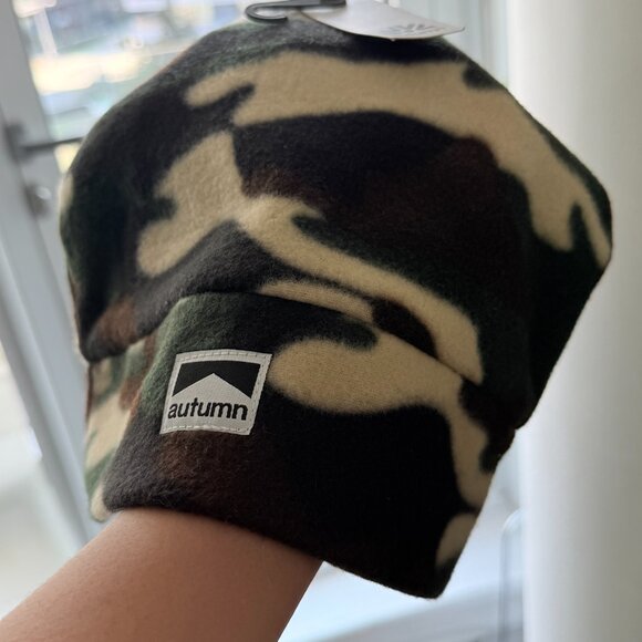 AUTUMN-  MTN GOAT BEANIE NWT - Picture 2 of 3